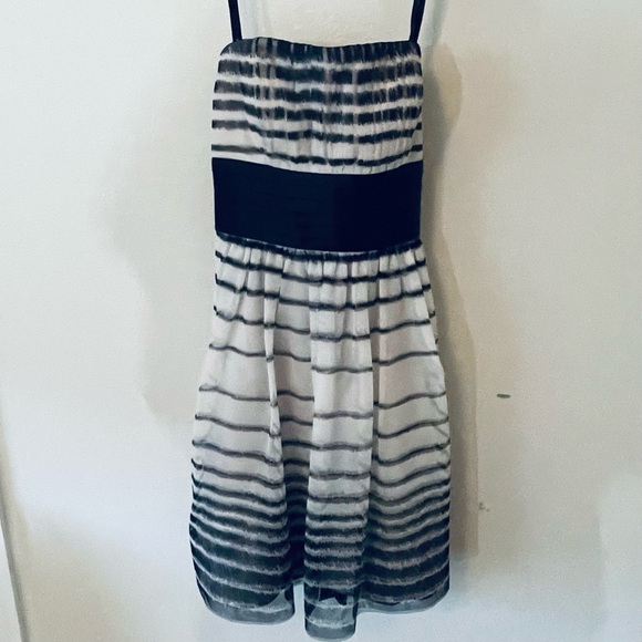 NWT BCBGMAXAZRIA Black and Gray Tulle Lined mini Dress – Size 2 -  Strapless - Picture 5 of 8